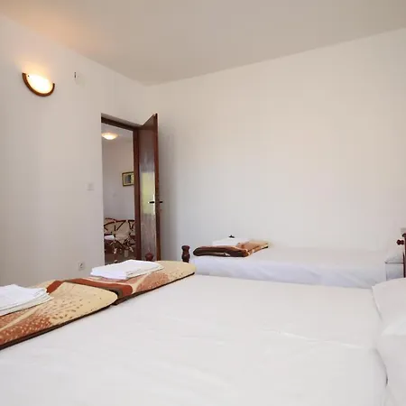 6647a Apartament *